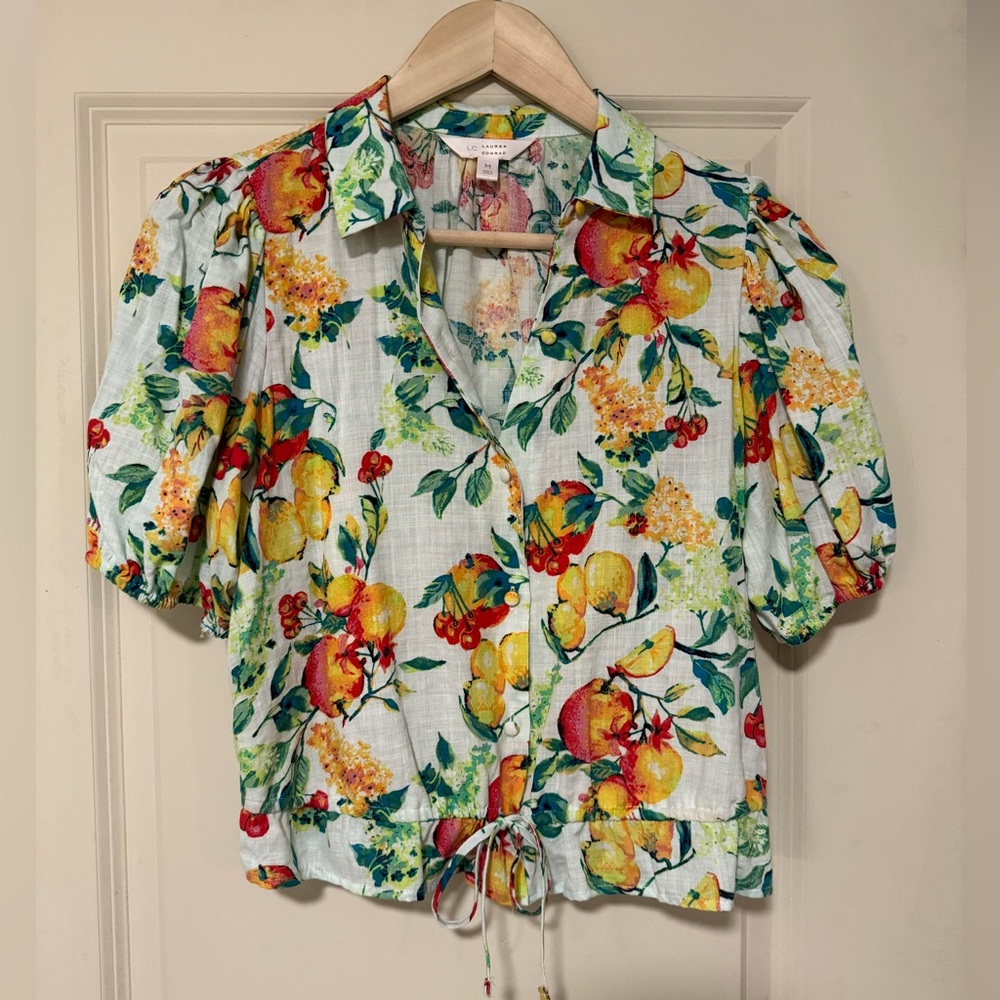 NWOT LC Lauren Conrad Fruit Blouse Women’s Size Medium
